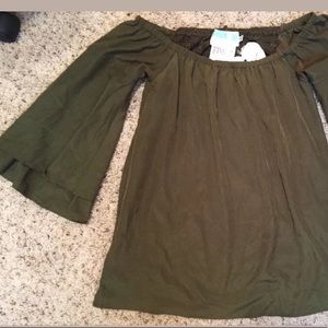 NWT Women's VAVA XS Hunter Green Georgina Top